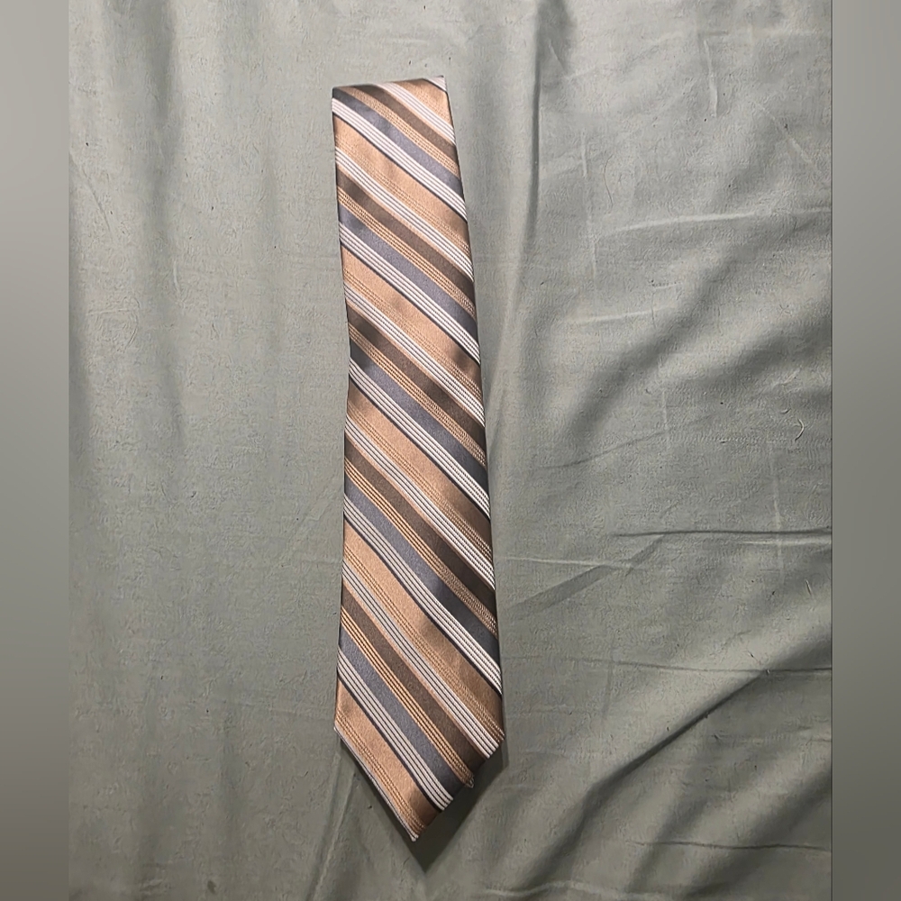 Van Heusen Silver And Tan Tie